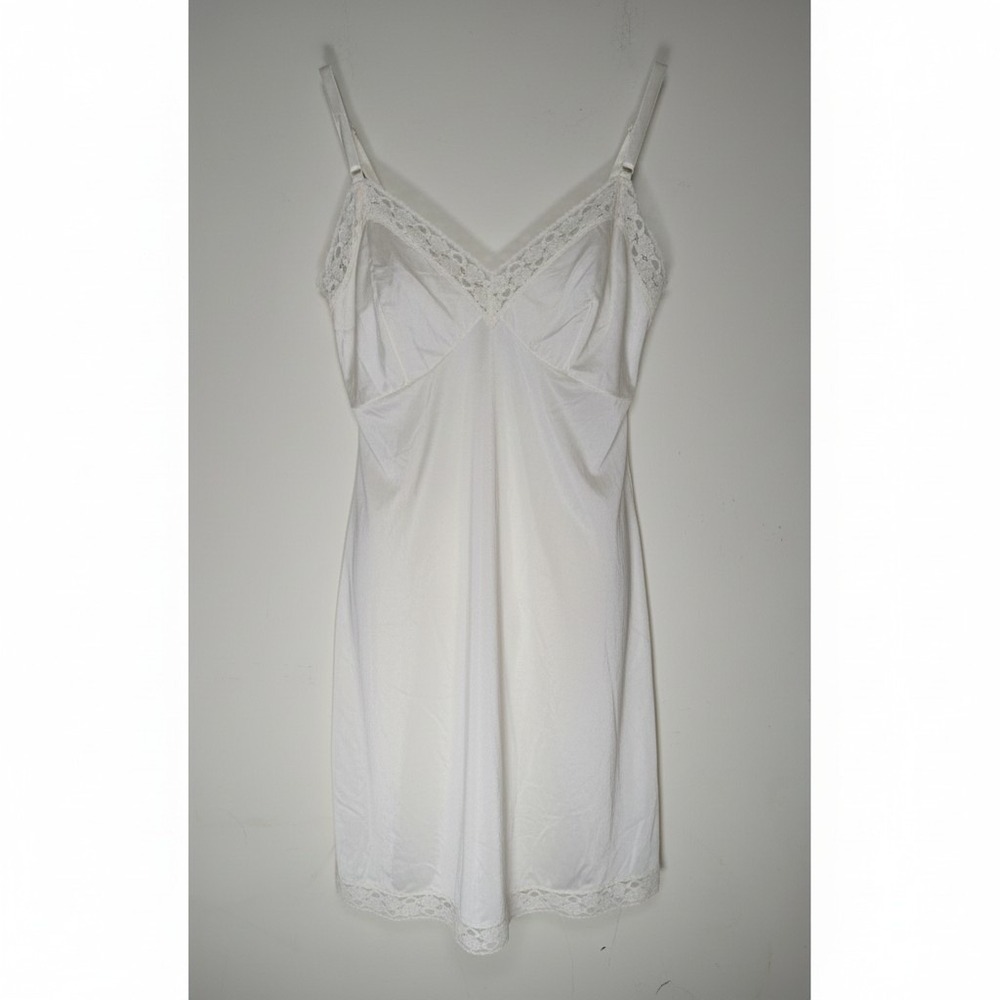 Vanity Fair Vintage Nylon Lace Trim Slip Dress Womens Size 44 Ivory White‎ 90s
